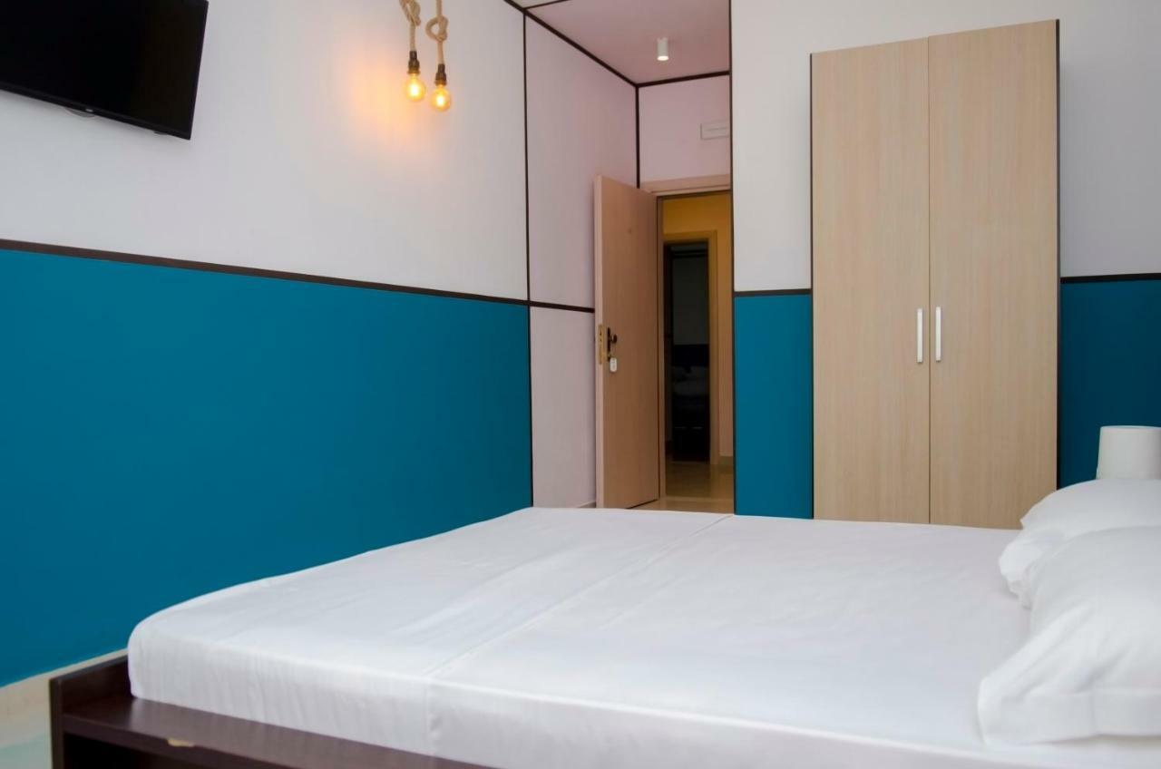 Hotel Vala Durrës Extérieur photo