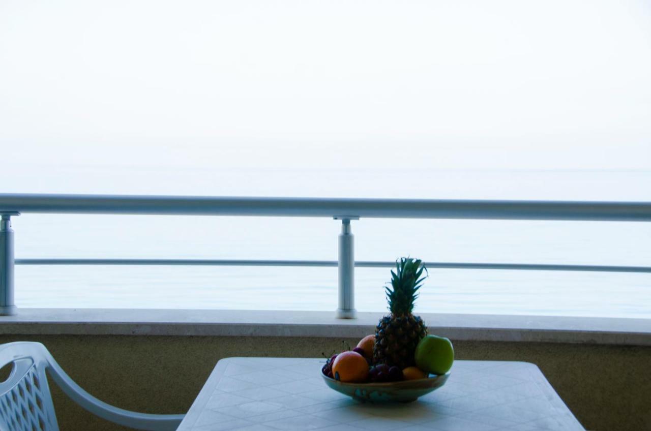 Hotel Vala Durrës Extérieur photo